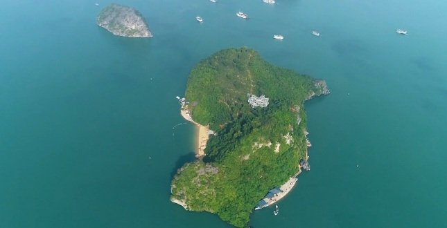 Vì sao du khách tham quan Vịnh Hạ Long không được lên đảo Soi Sim? (10/8/2022)